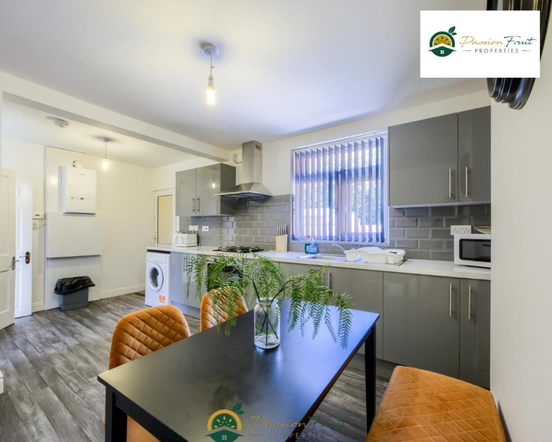 3 Bedroom Coventry House By Passionfruitproperties With Free Wi-Fi, Large Garden And Driveway - 52Nrc Kültér fotó
