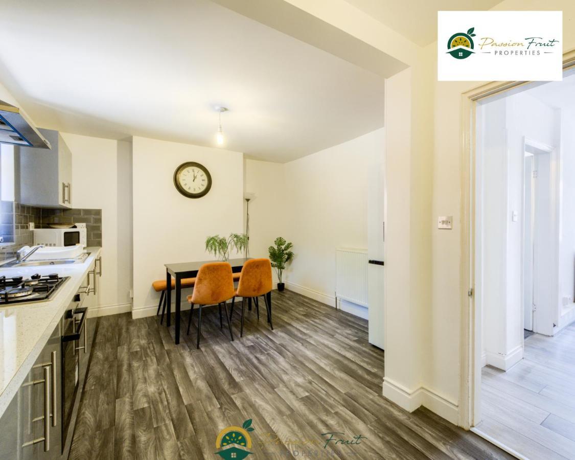 3 Bedroom Coventry House By Passionfruitproperties With Free Wi-Fi, Large Garden And Driveway - 52Nrc Kültér fotó