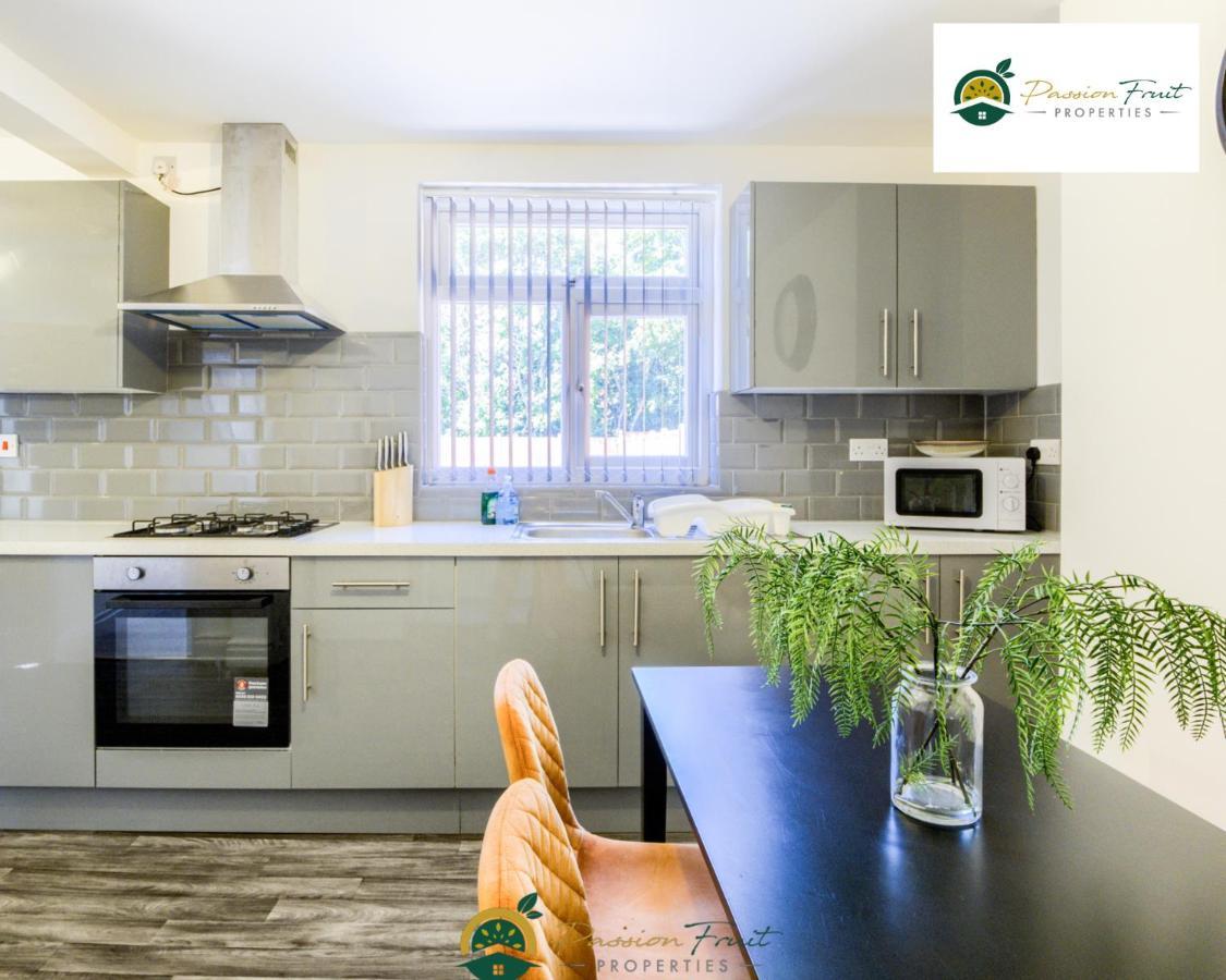 3 Bedroom Coventry House By Passionfruitproperties With Free Wi-Fi, Large Garden And Driveway - 52Nrc Kültér fotó