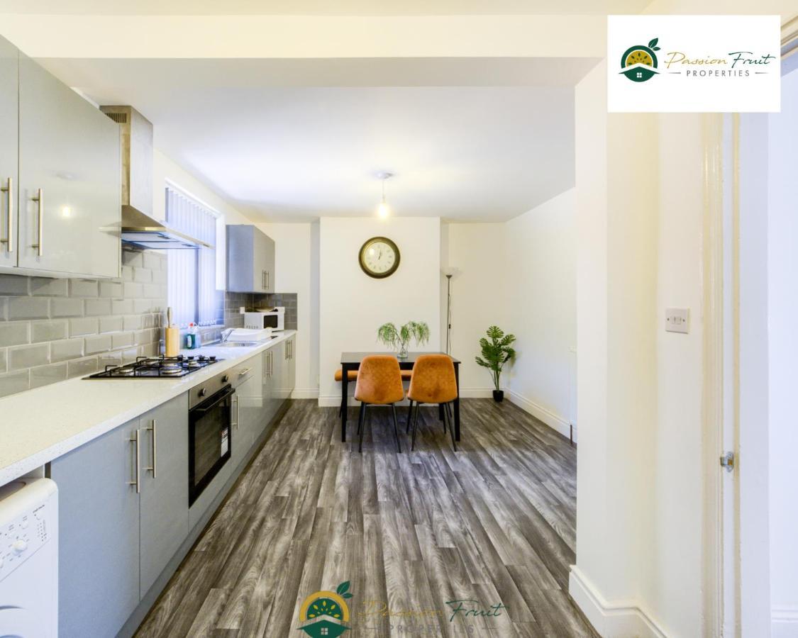 3 Bedroom Coventry House By Passionfruitproperties With Free Wi-Fi, Large Garden And Driveway - 52Nrc Kültér fotó
