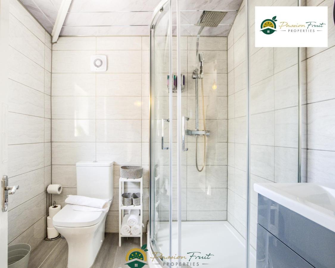 3 Bedroom Coventry House By Passionfruitproperties With Free Wi-Fi, Large Garden And Driveway - 52Nrc Kültér fotó
