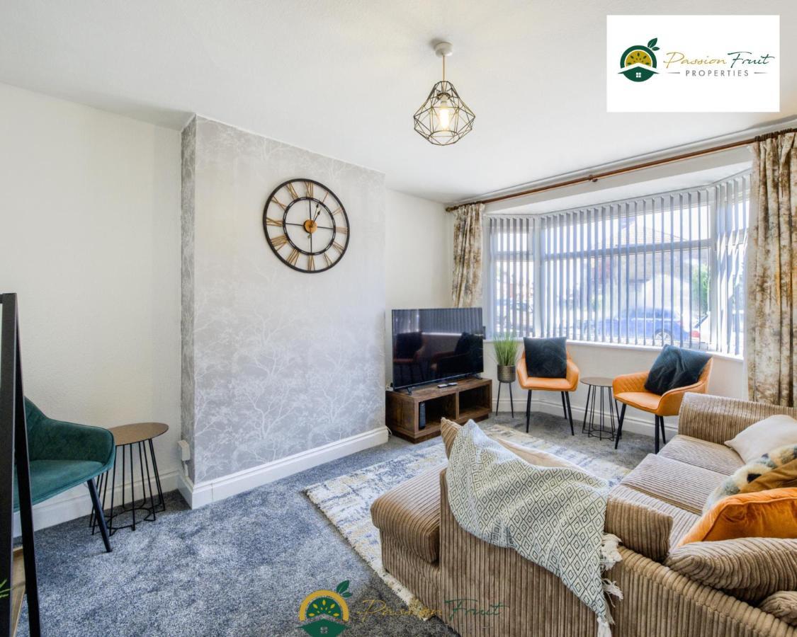 3 Bedroom Coventry House By Passionfruitproperties With Free Wi-Fi, Large Garden And Driveway - 52Nrc Kültér fotó