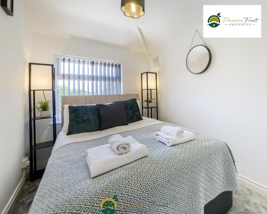 3 Bedroom Coventry House By Passionfruitproperties With Free Wi-Fi, Large Garden And Driveway - 52Nrc Kültér fotó